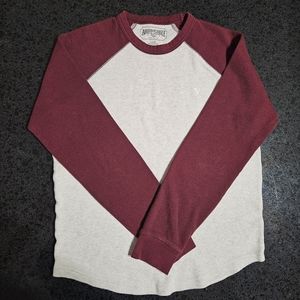 American Eagle Red and White Thermal Shirt Men's Small